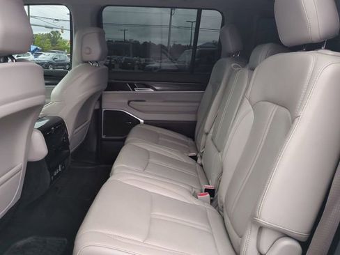 Used 2023 Jeep Wagoneer 4WD w/ Premium Group I image 14