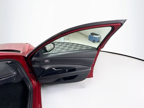 Used 2025 Hyundai Elantra SEL FWD image 32