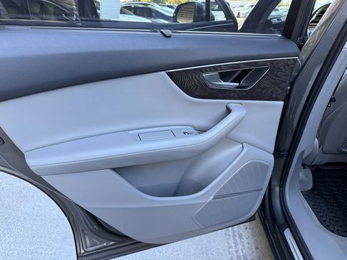 Used 2021 Audi Q7 3.0T Prestige w/ Prestige Package image 25