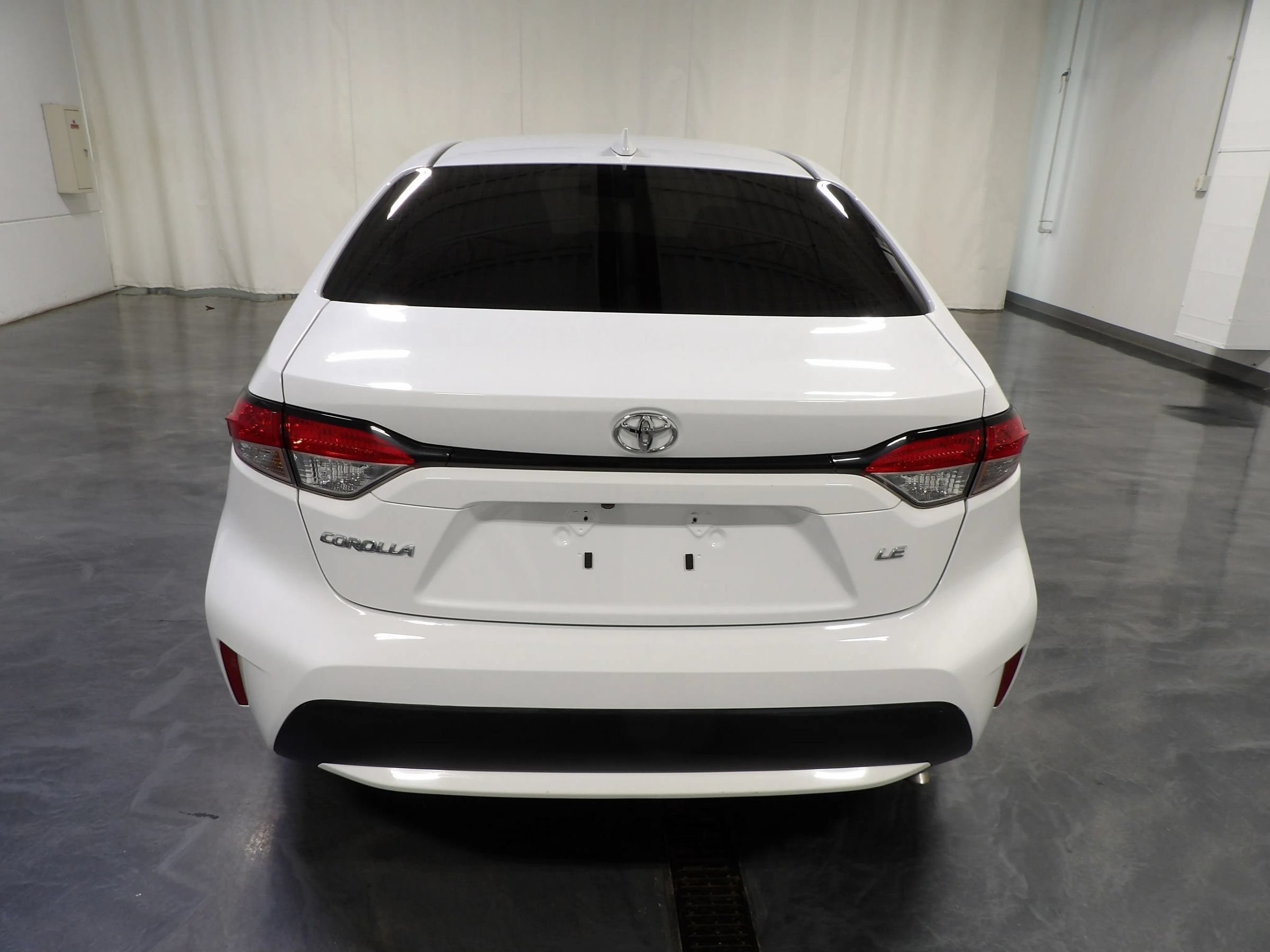 Used 2021 Toyota Corolla LE FWD image 5