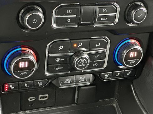 Used 2021 Chevrolet Tahoe High Country image 23