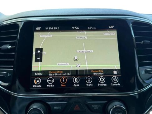 Used 2021 Jeep Grand Cherokee Limited w/ Sun & Sound Group AWD/4WD image 30