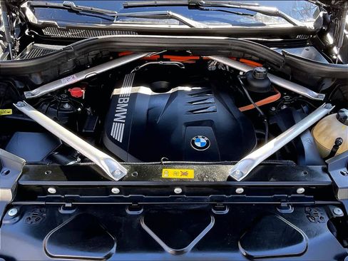 Used 2025 BMW X5 xDrive50e image 31