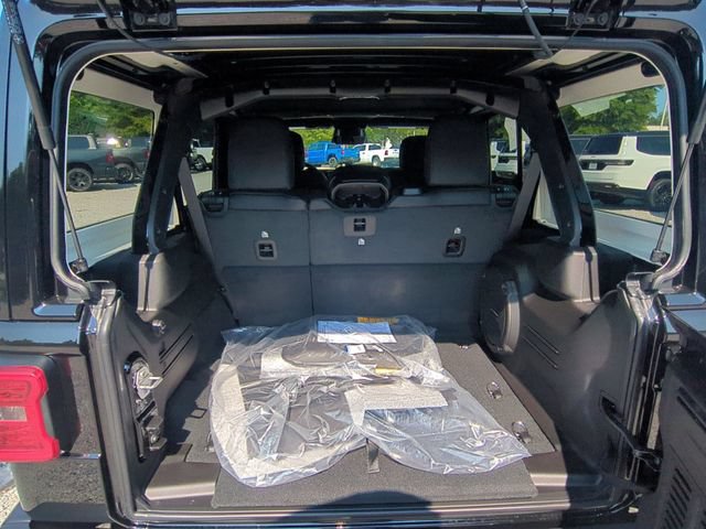 New 2027 Jeep Wrangler Unlimited Sahara AWD/4WD image 31