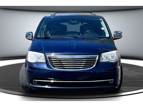 Used 2013 Chrysler Town & Country Touring-L w/ Entertainment Group #2 image 4