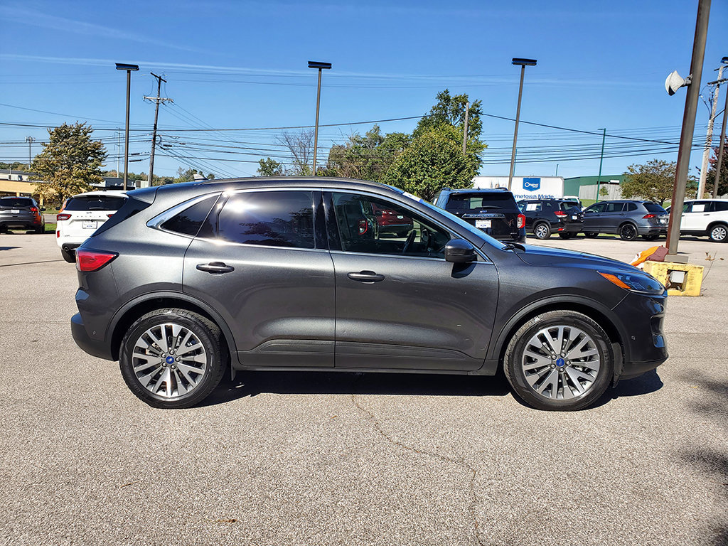Used 2020 Ford Escape Titanium w/ Titanium Premium Package 2.0 FWD image 4