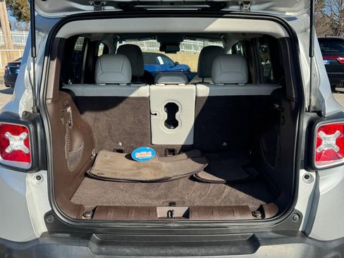 Used 2017 Jeep Renegade Limited image 6