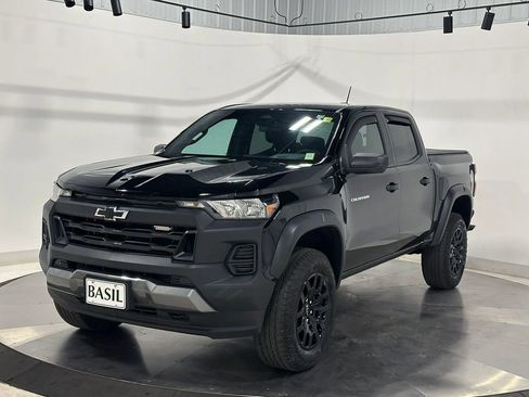 Used 2024 Chevrolet Colorado Trail Boss w/ Advanced Trailering Package AWD/4WD image 8