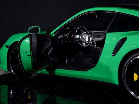 Used 2015 Porsche 911 Turbo S image 19