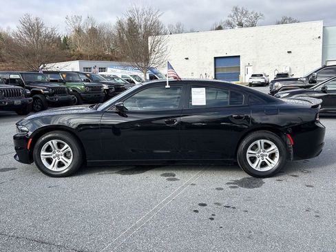 Used 2020 Dodge Charger SXT w/ Leather Interior Group image 7