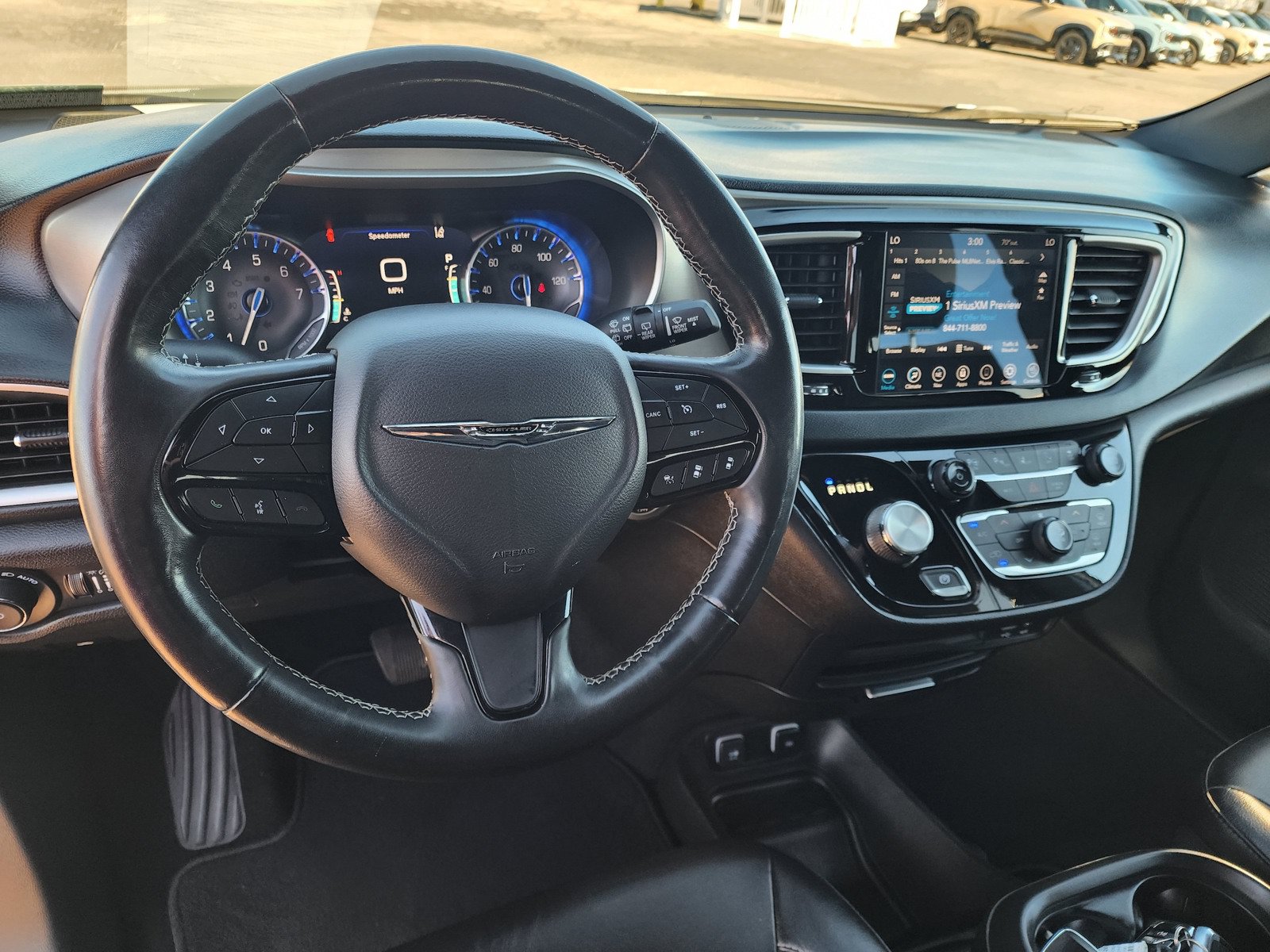 Used 2020 Chrysler Pacifica Touring-L AWD/4WD image 2
