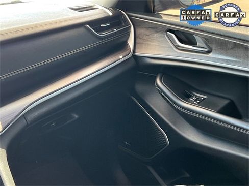 Certified 2022 Jeep Grand Cherokee L Limited image 17