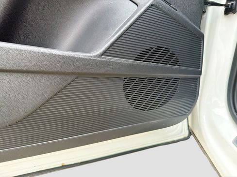 Used 2023 Volkswagen Taos SE w/ Panoramic Sunroof Package image 20