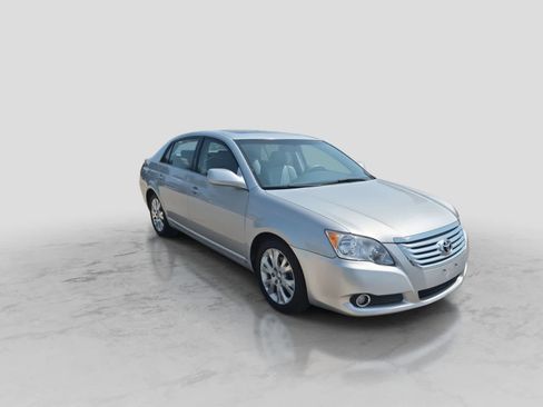 Used 2008 Toyota Avalon XLS FWD image 2