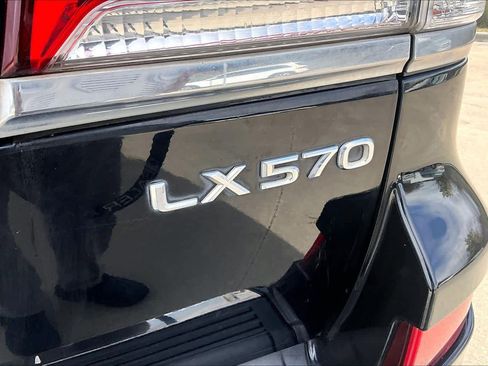 Used 2013 Lexus LX 570 4WD image 9