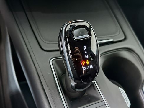 Used 2024 Cadillac XT4 Premium Luxury image 24