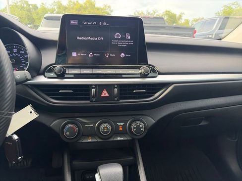 Used 2022 Kia Forte LXS FWD image 18