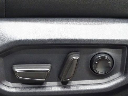 Used 2025 Toyota Tundra Limited image 18