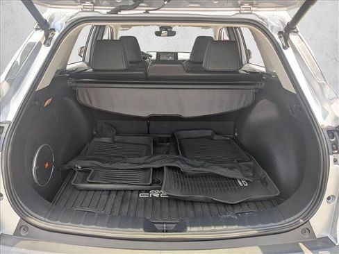 Used 2022 Toyota Corolla Cross XLE image 6