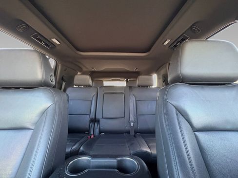 Used 2022 Chevrolet Tahoe LT image 2