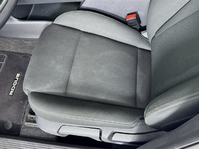 Used 2024 Nissan Rogue S FWD image 19