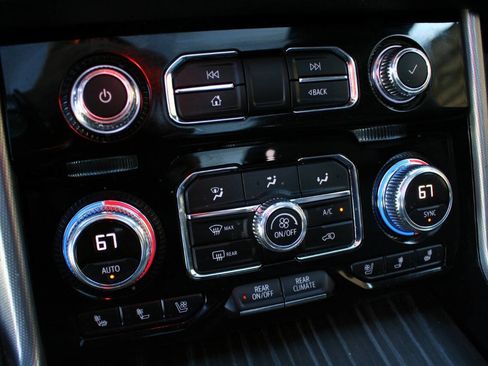 Used 2021 GMC Yukon Denali w/ Denali Premium Package image 26