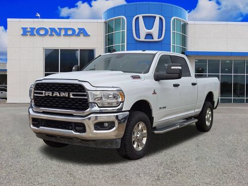 Used 2024 RAM 2500 Big Horn w/ Off Road Package AWD/4WD image 3