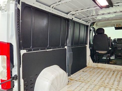 Used 2025 RAM ProMaster 2500 w/ Convenience Group FWD image 20