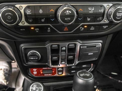 Used 2021 Jeep Wrangler Unlimited Rubicon w/ Trailer Tow Package image 27