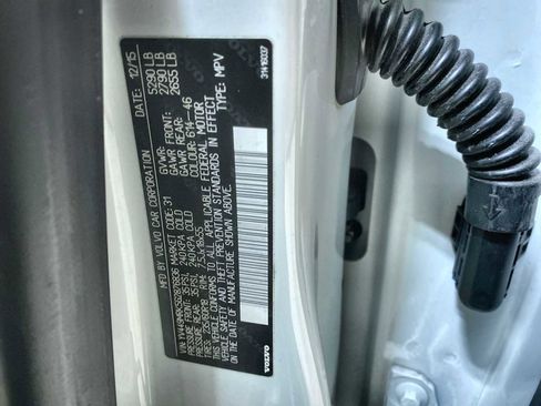 Used 2016 Volvo XC60 T6 w/ Proximity Package image 21