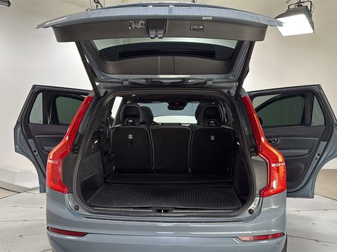 Used 2020 Volvo XC90 T6 Momentum w/ Protection Package Premier image 16