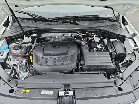 Used 2024 Volkswagen Tiguan SEL R-Line image 32