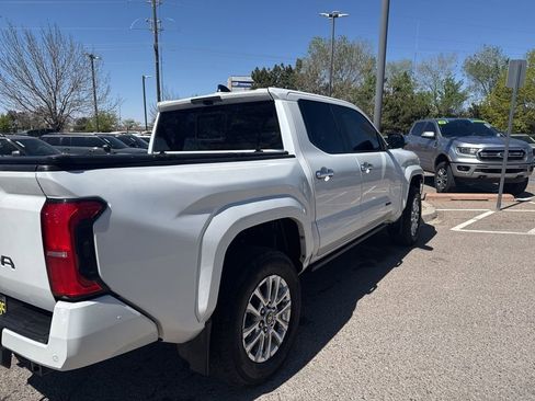 Used 2024 Toyota Tacoma Limited w/ Limited Package (LT) image 3