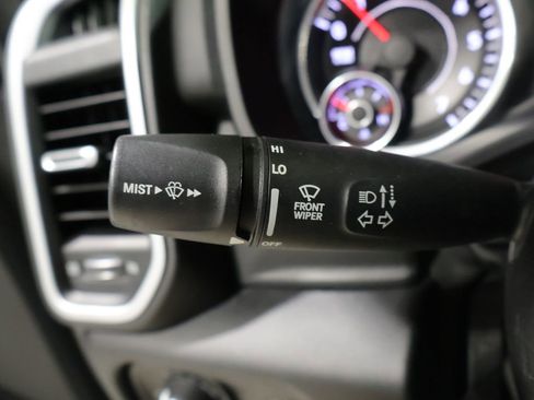 Used 2020 RAM 1500 Big Horn AWD/4WD image 35