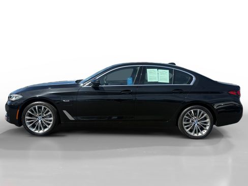 Used 2023 BMW 530e w/ Premium Package RWD image 2