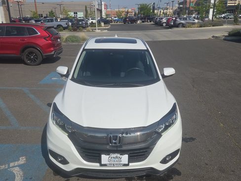 Used 2022 Honda HR-V EX image 9