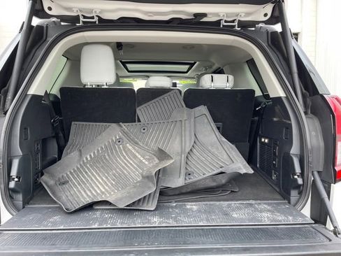 Used 2025 Ford Expedition Platinum image 22