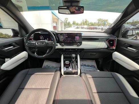 Used 2025 GMC Canyon AT4 w/ AT4X Package AWD/4WD image 2