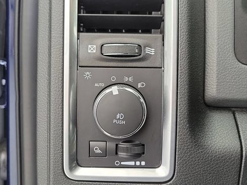 Used 2018 RAM 1500 Big Horn AWD/4WD image 31