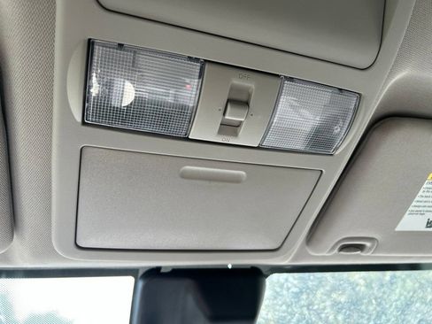 Certified 2024 Nissan Frontier SV w/ SV Convenience Package RWD image 40