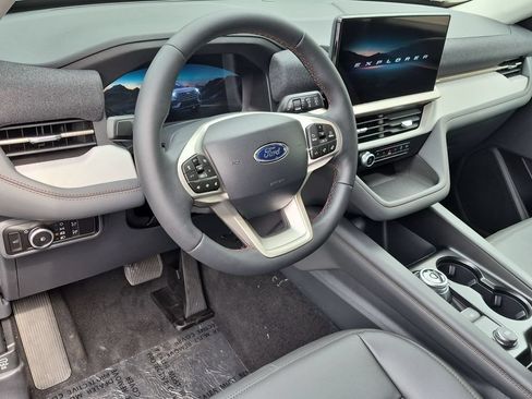 New 2026 Ford Explorer Active w/ Active Comfort Package AWD/4WD image 10