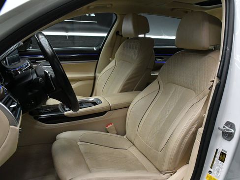 Used 2016 BMW 750i RWD image 24