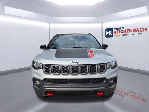 Used 2024 Jeep Compass Trailhawk image 9