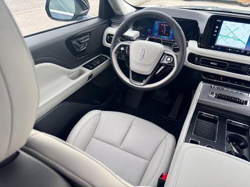 New 2026 Lincoln Aviator AWD image 12