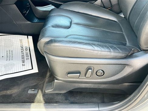 Used 2022 Hyundai Palisade SEL w/ Premium Package image 19