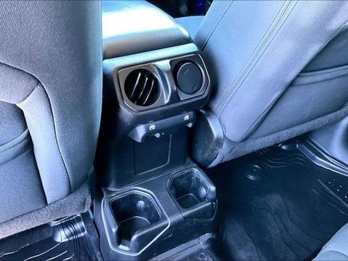 Used 2018 Jeep Wrangler Unlimited Sport S AWD/4WD image 10