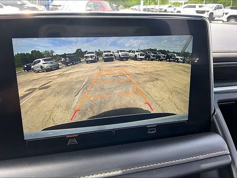Used 2022 GMC Yukon AT4 AWD/4WD image 14
