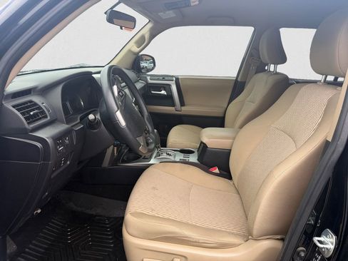 Used 2019 Toyota 4Runner SR5 AWD/4WD image 9