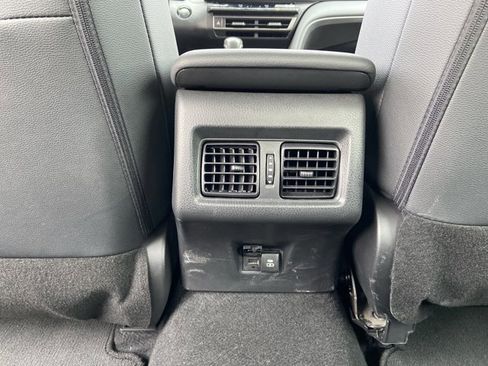 Used 2025 Toyota Camry SE image 47