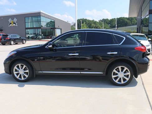 Used 2017 INFINITI QX50 2WD image 2